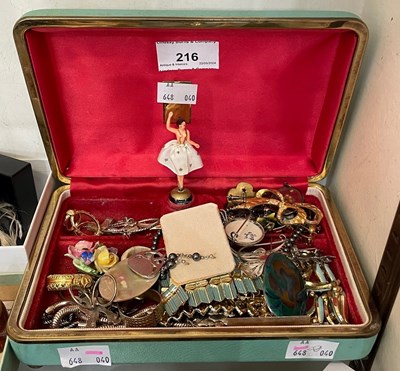 Lot 216 - A box of assorted costume jewellery, brooches,...