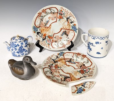 Lot 445 - A group of Chinese and Japanese ceramics to...