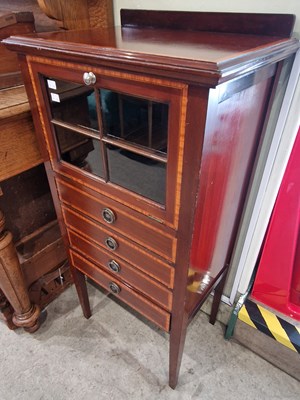 Lot 861 - An Edwardian mahogany and satinwood banded...