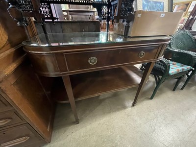 Lot 868 - An early 20th century mahogany serving table...