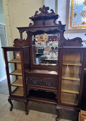 Lot 758 - An Edwardian mahogany mirror-back display...