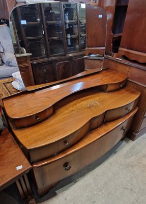 Lot 783 - A nest of three mahogany occasional tables,...