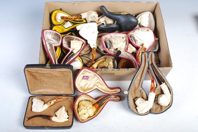 Lot 304 - A box of assorted Meerschaum pipes.