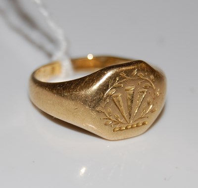 Lot 73 - An 18ct gold signet ring, 7.1 grams.