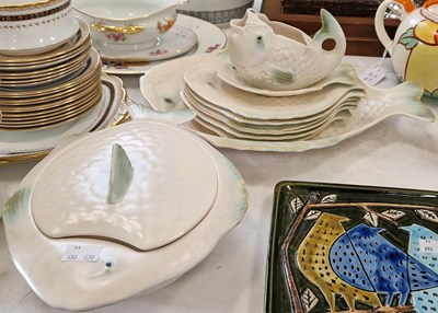 Lot 347 - A Shorter & Son Co. fish formed dinner service,...