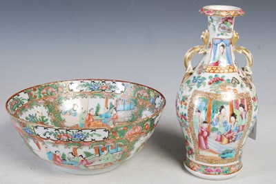 Lot 24 - Two pieces of 19th century Chinese Canton...