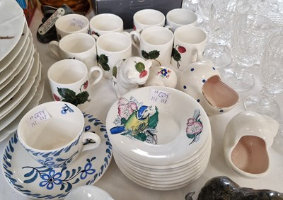 Lot 367 - A collection of Plichta of London ceramics to...