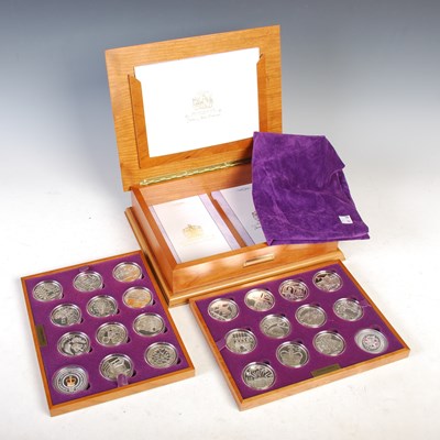 Lot 99 - A cased Royal Mint Queen Elizabeth II Golden...