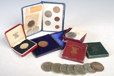 Lot 107 - A collection of assorted vintage coinage and...