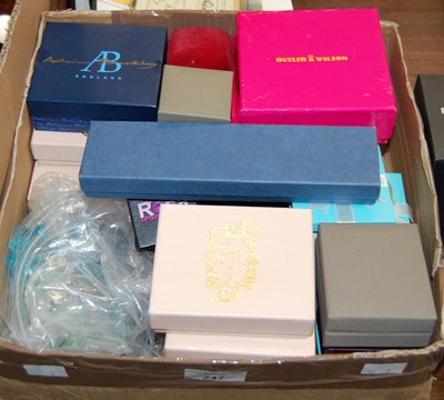 Lot 247 - A box containing various boxed and unboxed...