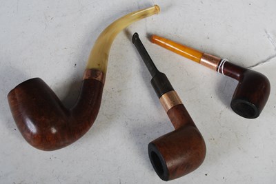 Lot 257 - Three vintage pipes to include a 15ct gold...