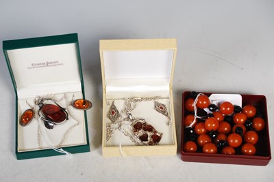 Lot 225 - A collection of jewellery to include a pair of...