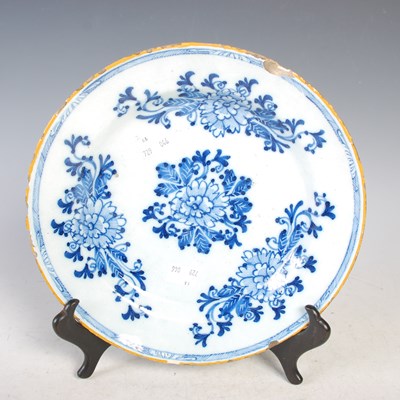 Lot 229 - An 18th century blue and white Delft pottery...